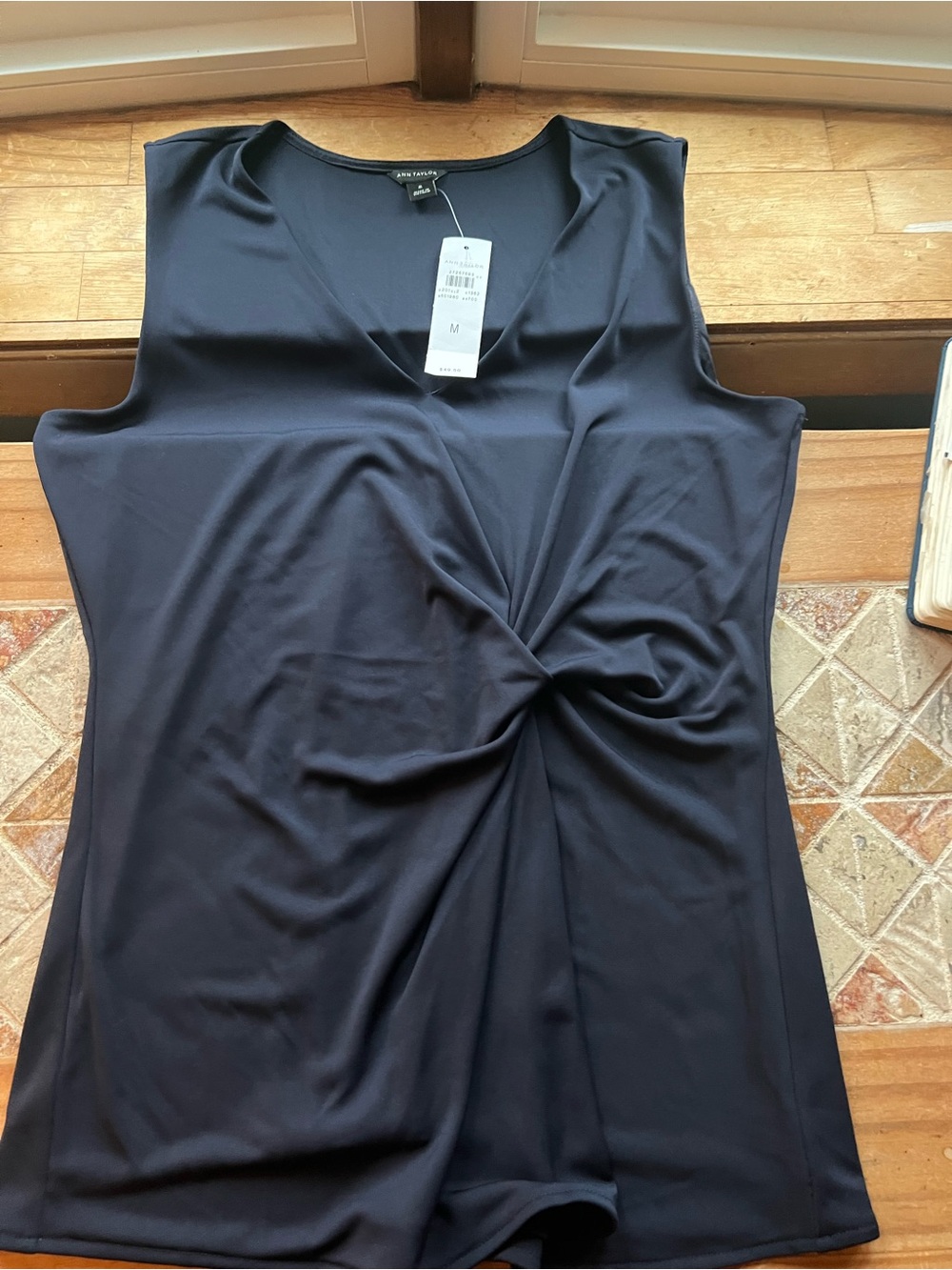 Ann Taylor Navy Blue Solid V-Neck Sleeveless Twist Front Tank Top Women’s M #456